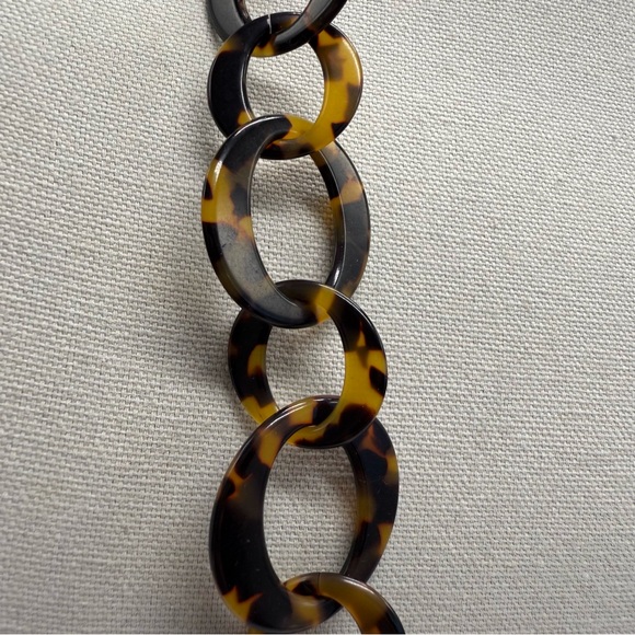 Tortoise Shell Round Link Vintage Necklace - Picture 5 of 5